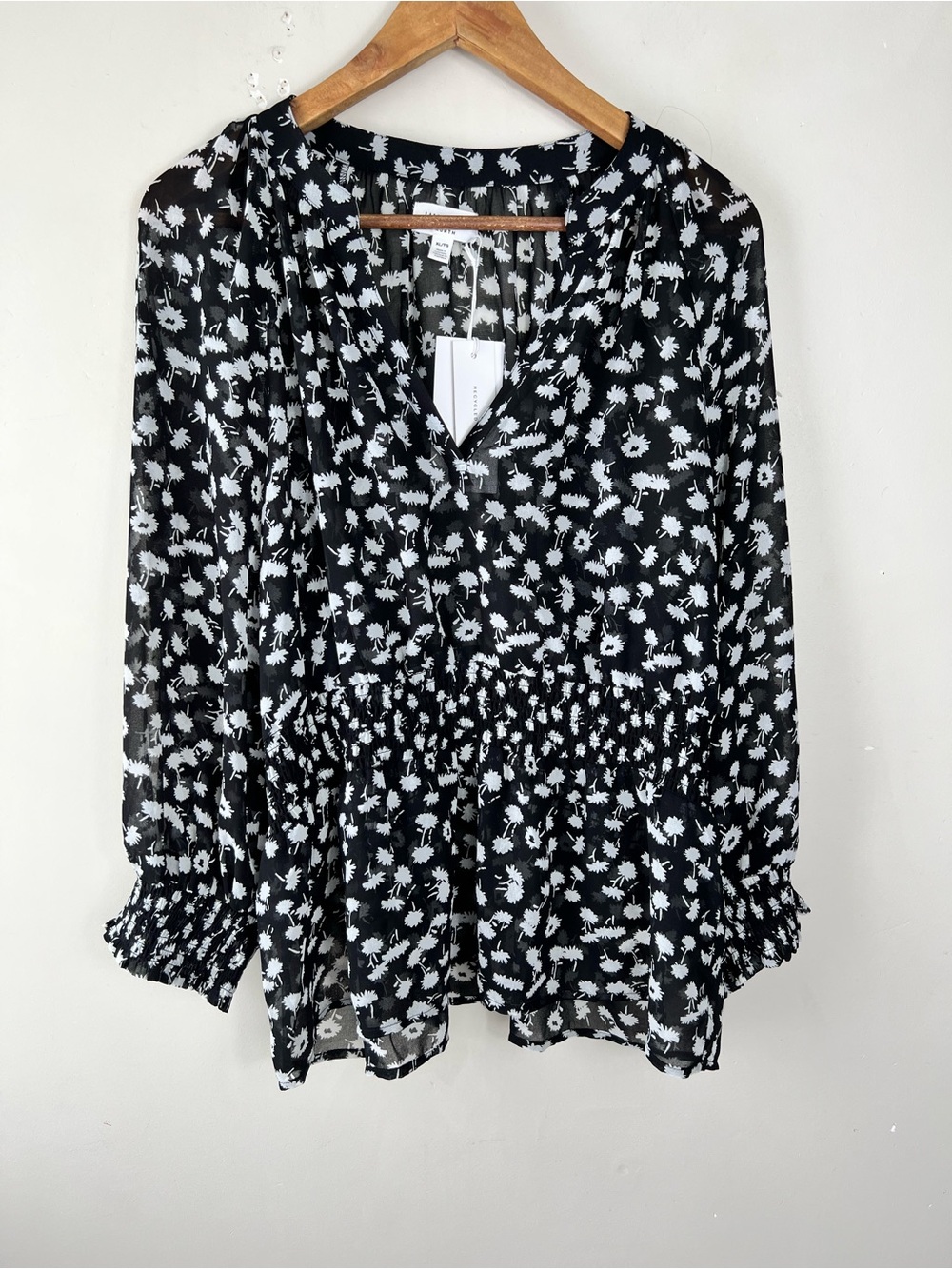 Hudson NWT Semi Sheer Peplum chiffon Size XL Black/White Floral Blouse Feminine